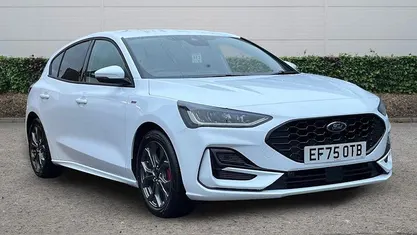New Ford Focus ST-Line 155 HP (114 kW) 2025 Silver Hatchback