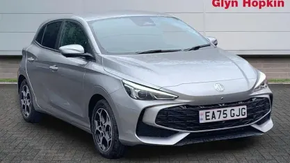 Nouă MG MG3 Trophy 194 CP (142 kW) 2026 Hatchback