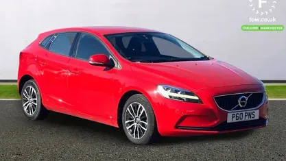 Begagnad Volvo V40 Momentum 122 HK (89 kW) 2019 Halvkombi