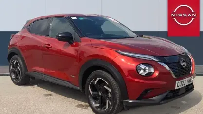 Używany Nissan Juke N-Connecta 143 KM (105 kW) 2023 Czerwony SUV