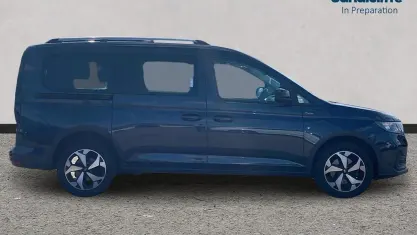 Used Ford Tourneo Connect Active 122 HP (89 kW) 2023 Blue MPV
