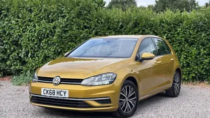 Used VW Golf VII SE 110 HP (80 kW) 2018 Yellow Hatchback