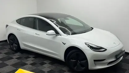 Used Tesla Model 3 Standard Range 239 kW (325 HP) 2020 White Sedan