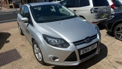 Used Ford Focus Zetec 125 HP (91 kW) 2014 Silver Hatchback