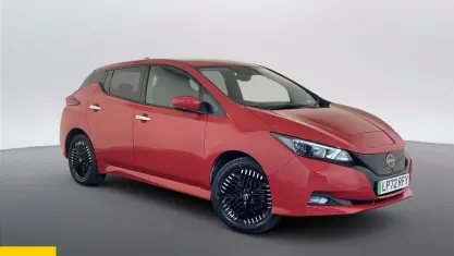 Używany Nissan Leaf N-Connecta 160 kW (218 KM) 2022 Czerwony Hatchback