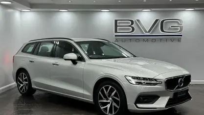Używany Volvo V60 Momentum 190 KM (139 kW) 2018 Złoty Kombi