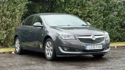 Used Vauxhall Insignia SRi 140 HP (102 kW) 2016 Hatchback