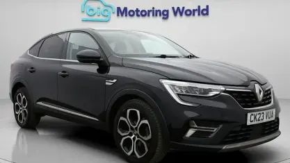 Usado Renault Arkana Techno 140 CV (102 kW) 2023 Negro SUV