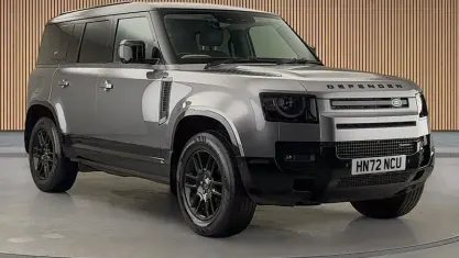 Used Land Rover Defender SE Dynamic 249 HP (183 kW) 2025 Estate