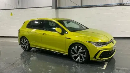 Used VW Golf VIII R-line 150 HP (110 kW) 2022 Yellow Hatchback