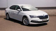 White Used 2022 Skoda Superb SE Technology Hatchback | £18,495 (Fair price)