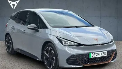 Usado Cupra Born e-Boost 169 kW (230 CV) 2024 Gris Utilitario