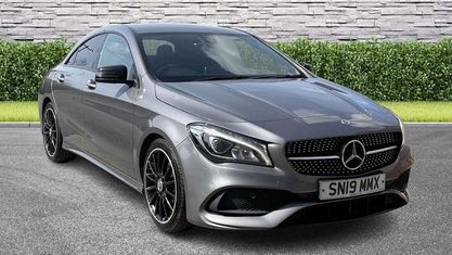 Usado Mercedes CLA200 AMG line 156 HP (114 kW) 2019 Cinzento Coupé