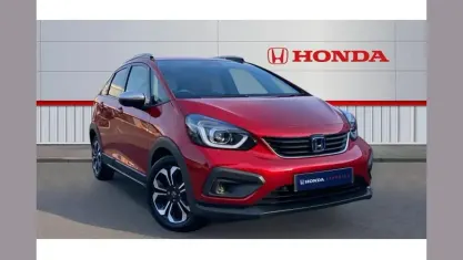 Used Honda Jazz Hybrid 109 HP (80 kW) 2021 Red Hatchback