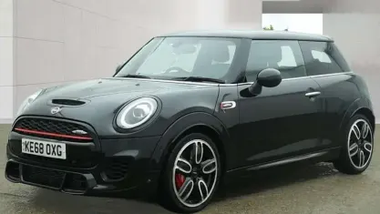 Begagnad Mini John Cooper Works Hatch 231 HK (169 kW) 2021 Halvkombi