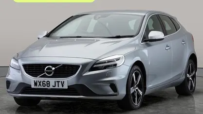 Used 2019 Volvo V40 R-Design Hatchback | £10,598 (Fair price)