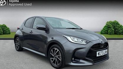Usado Toyota Yaris Hybrid Design 116 CV (85 kW) 2026 Utilitario
