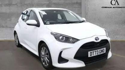 Used Toyota Yaris 116 HP (85 kW) 2024 White Hatchback