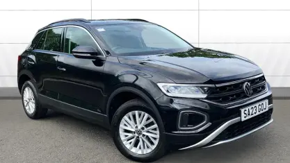 Used VW T-Roc Life 150 HP (110 kW) 2023 Black SUV