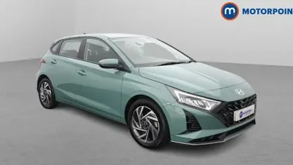 Used Hyundai i20 Advanced 101 HP (74 kW) 2025 Green Hatchback