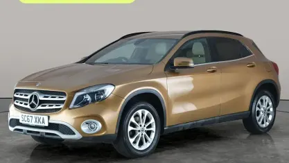 Used Mercedes GLA200 SE 136 HP (100 kW) 2017 Red SUV