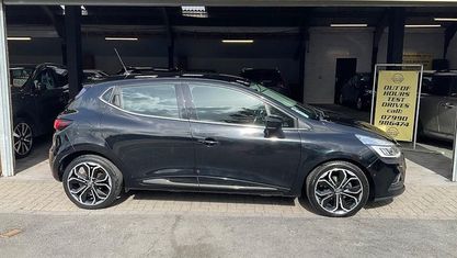 Używany Renault Clio IV Signature 90 KM (66 kW) 2017 Czarny Hatchback