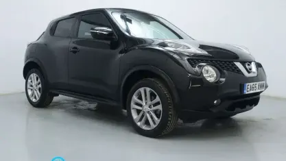 Usado Nissan Juke Acenta Premium 117 HP (86 kW) 2015 Preto SUV