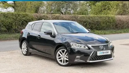 Begagnad Lexus CT200h 136 HK (100 kW) 2020 Halvkombi