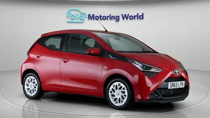 Used 2020 Toyota Aygo X-play Hatchback | £9,000 (Fair price)