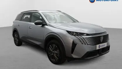 Usado Peugeot 5008 Allure 145 HP (106 kW) 2025 SUV