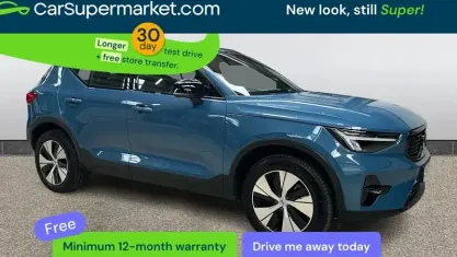 Używany Volvo XC40 Plus 211 KM (155 kW) 2023 Niebieski SUV