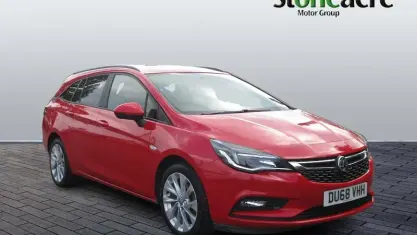 Used Vauxhall Astra Design Edition 105 HP (77 kW) 2018 Red Estate