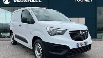 Used Vauxhall Combo S 101 HP (74 kW) 2023 White MPV