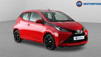 Used Toyota Aygo X-play 69 HP (50 kW) 2017 Red Hatchback