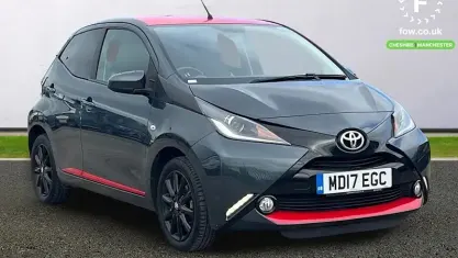 Second-hand Toyota Aygo x-press 69 CP (50 kW) 2017 Gri Hatchback