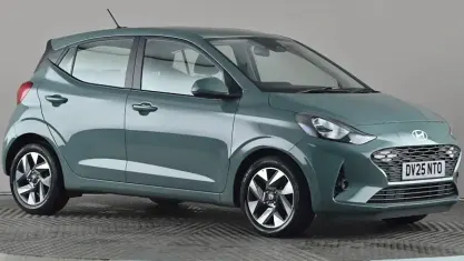 Usado Hyundai i10 Advanced 79 HP (58 kW) 2025 Verde Citadino