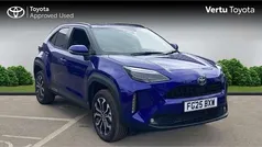 Blue New 2025 Toyota Yaris Cross Design SUV | £25,093 (Fair price)