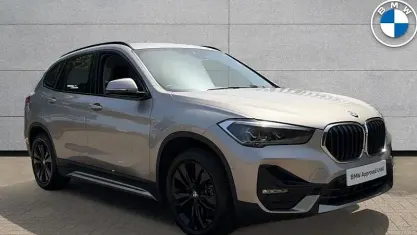 Begagnad BMW X1 Sport Line 178 HK (130 kW) 2022 Silver SUV