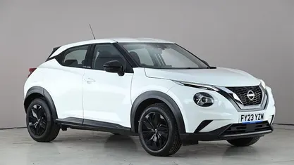 Używany Nissan Juke Acenta 114 KM (83 kW) 2023 Biały SUV