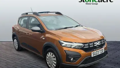 Used Dacia Sandero Expression 91 HP (66 kW) 2023 Orange Hatchback