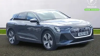 Usado Audi e-tron S-Line 230 kW (313 CV) 2021 Gris SUV