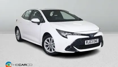 Used Toyota Corolla 140 HP (102 kW) 2023 White Hatchback