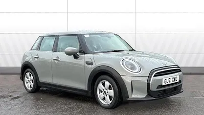 Used 2021 Mini Cooper Classic Hatchback | £15,497 (Fair price)