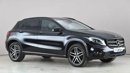 Usado Mercedes GLA180 Urban 122 HP (89 kW) 2019 Preto SUV