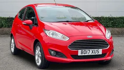 Used Ford Fiesta Zetec 82 HP (60 kW) 2017 Red Hatchback