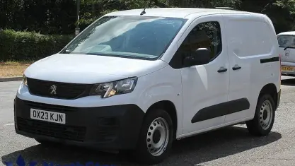 Used Peugeot Partner Premium 102 HP (75 kW) 2023 White MPV