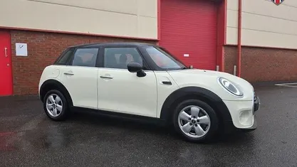 White Used 2018 Mini Cooper Hatch Hatchback | £8,299 (Good price)