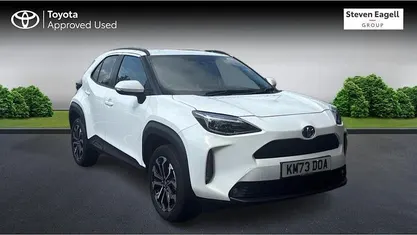 Used 2025 Toyota Yaris Hybrid Design Estate | £22,574 (Fair price)