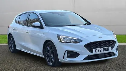 Used Ford Focus ST-Line 125 HP (91 kW) 2021 White Hatchback