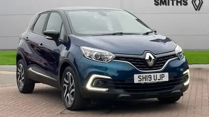 Used Renault Captur Iconic 90 HP (66 kW) 2019 Ocean blue/diamond black SUV